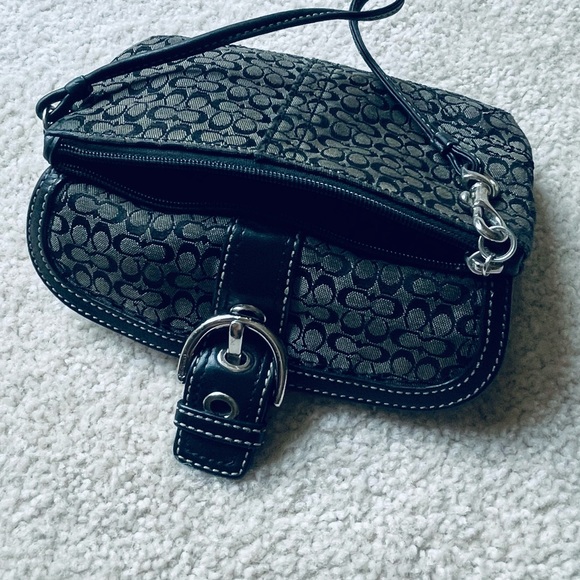 Coach Wristlet - Picture 5 of 5